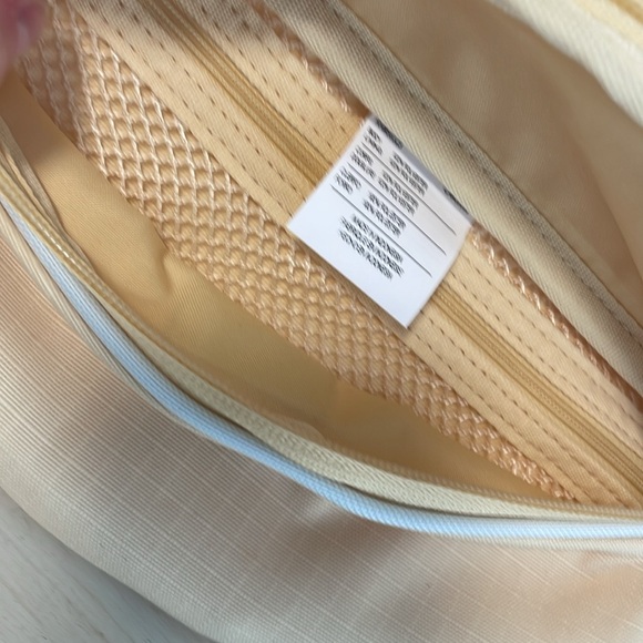 NWT Nike sling bag/ fanny pack - Picture 3 of 3